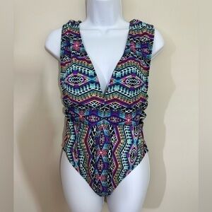 No Bounderies sz lg 11-13 jr swimsuit  beautiful style looks top quality